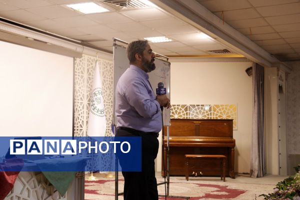 کارگاه خبرنویسی با مدیرعامل خبرگزاری پانا در مشهد