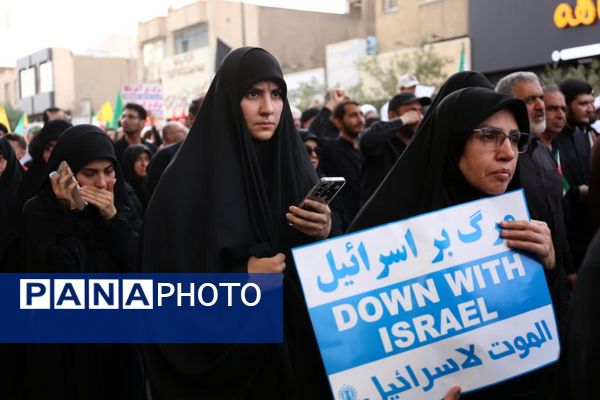 اعلام انزجار مردم قم از یاوه گویی‌های استکبار جهانی با راهپیمایی «عهد خون»