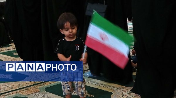 عزاداری دختران فاطمی شهر بن با محوریت حمایت از رهبری 