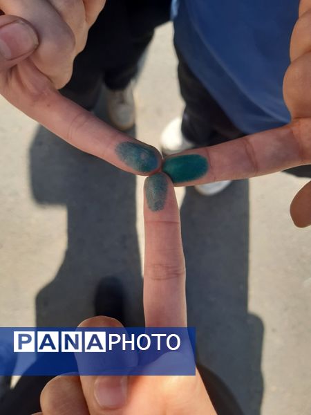 انتخابات شورای دانش آموزی در دبیرستان وکیلی ۹