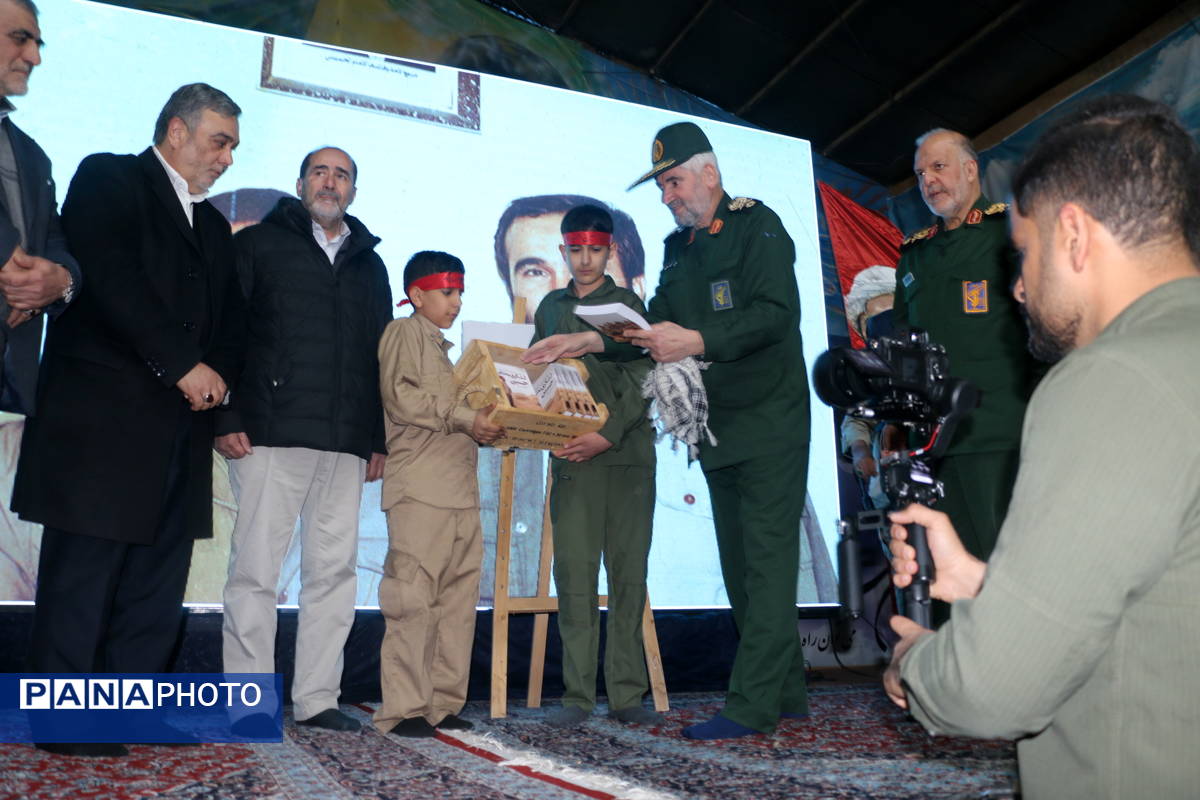  مراسم بزرگداشت سرداران شهیدحسین خرازی و رسول زرین