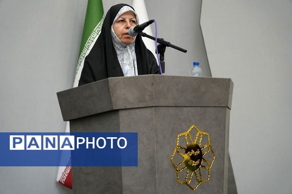 آیین رونمایی از دو اثر فاخر ادبی در شهرداری کهریزک 