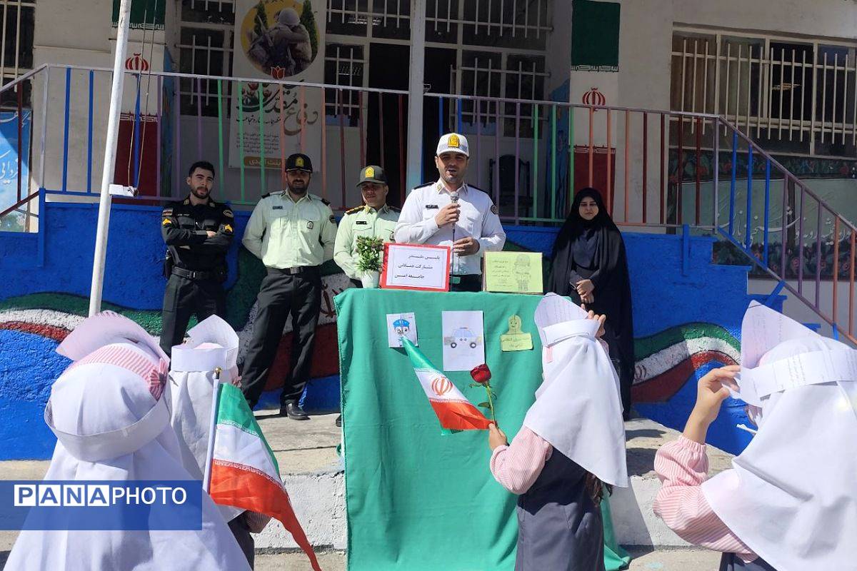 برگزاری مراسم هفته پدافند غیر عامل در دبستان بنتالهدی فیروزکوه