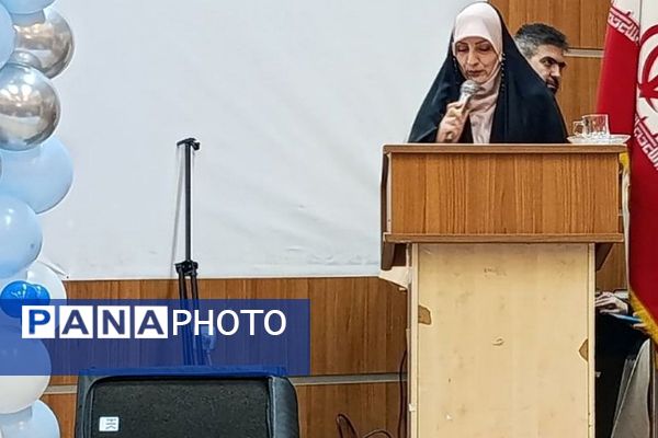  جنگ شادی به مناسبت میلاد امیرالمؤمنین(ع) در سالن تبلیغات شهرستان ورامین 