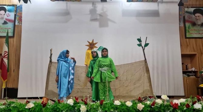 آموزش همراه با برگزاری جشنواره تئاتر درسی در شهرستان پارسیان
