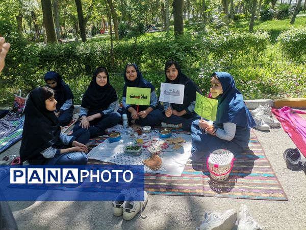 اردوی صبحانه سلامت مدرسه دخترانه ضحی۲ در پارک جنگلی شیروان