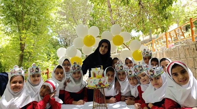 جشن الفبای دانش‌آموزان مدرسه توحید در پارک پیرخوشدر کلاته رودبار