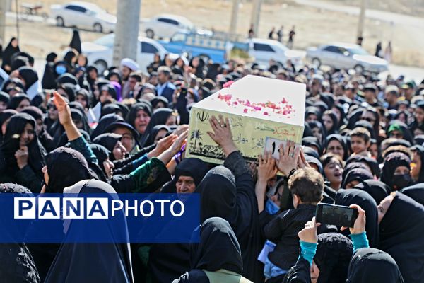 استقبال باشکوه مردم لنده از شهدای گمنام