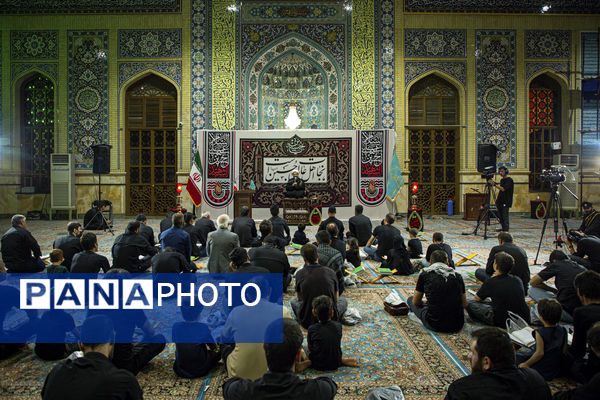 مراسم احیاء شب عاشورا در مسجد مقدس جمکران