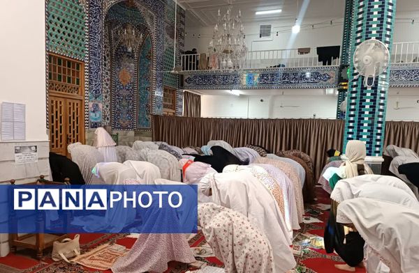 جماعت در اعتکاف دانش‌آموزی، طعم شیرین بندگی