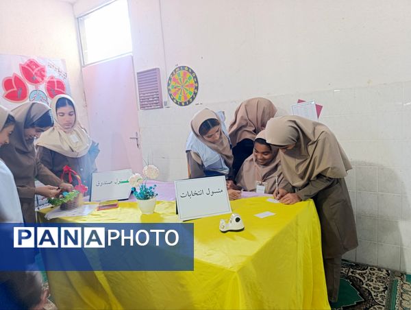 انتخابات شورای دانش‌آموزی در مدرسه خلیج‌فارس بوموسی 