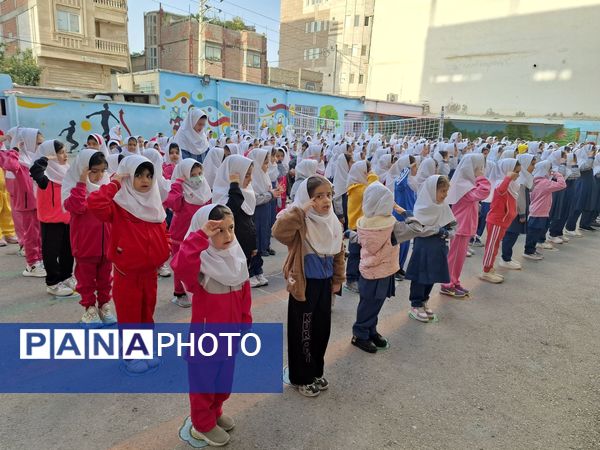 بازدید ماموران نیروی انتظامی در مدرسه 17شهریور بجنورد