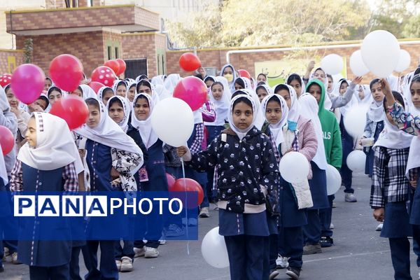 جشن روز دانش‌آموز در مدرسه شهدای پانزده خرداد قرچک