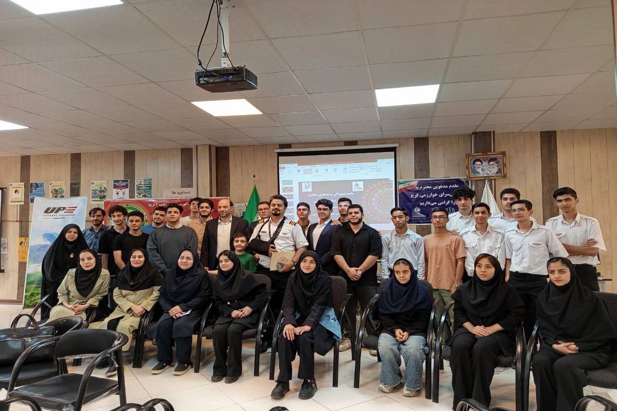 افتتاح اولین نمایشگاه استانی صنایع هوایی در البرز