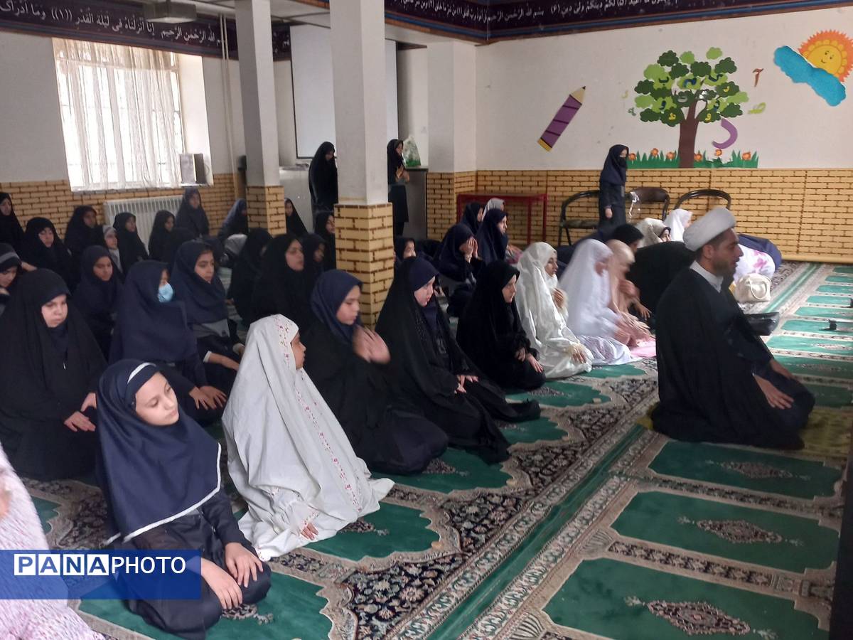 زنگ نیایش همراه با بهار علم و دانش در مدرسه شهید جواهری دو