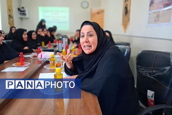 نشست هم‌اندیشی بانوان تأثیرگذار روستای شوش در باشت