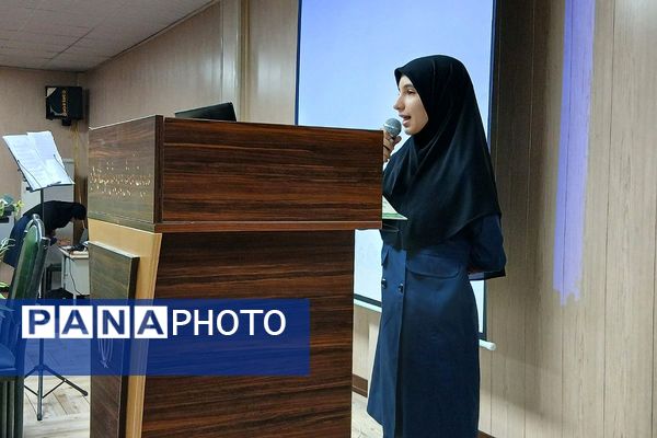 گردهمایی‌ دانش آموزی در هفته کتاب و کتابخوانی