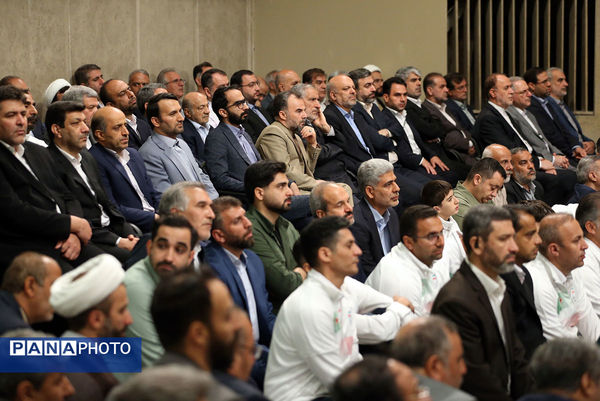 دیدار جمعی از معلمان با رهبر معظم انقلاب