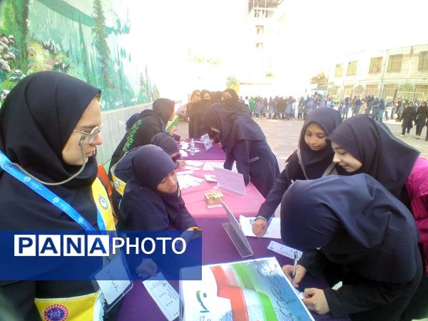 انتخاب نمایندگان شورای دانش‌آموزی در دبیرستان شاهد تکتم ناحیه سه