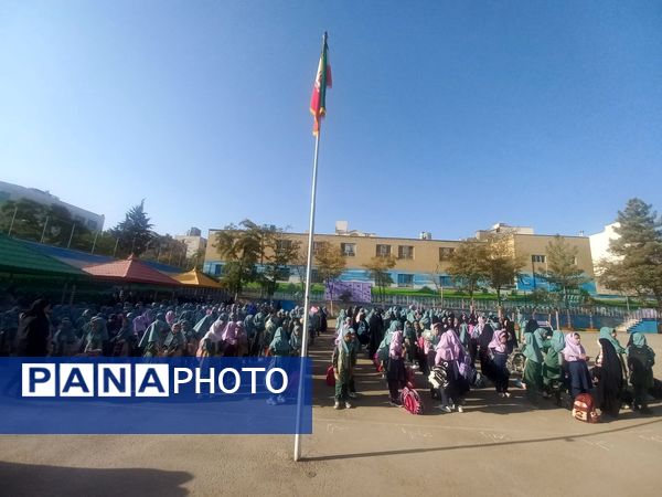 مراسم روز اول مهر و به صدا درآوردن زنگ مهر و مقاومت و ایثار