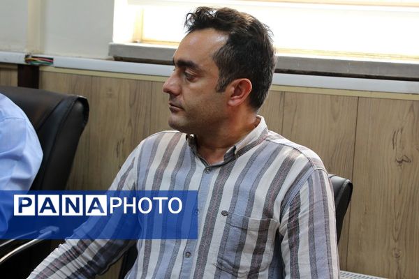 آیین معارفه معاون پرورشی و تربیت‌بدنی اداره آموزش‌وپرورش بهارستان‌دو