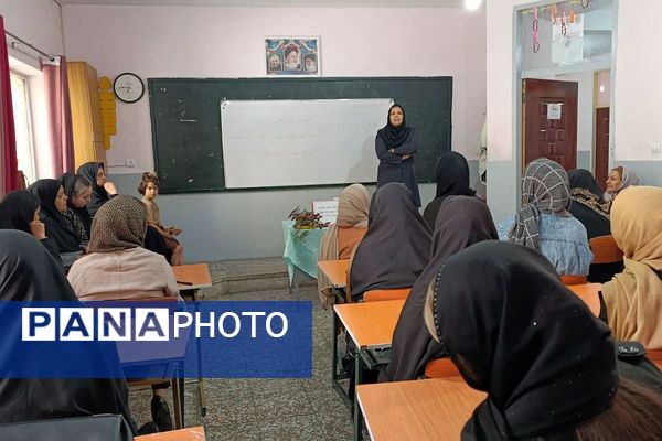برگزاری کارگاه‌های آموزشی بهداشت‌روان در مدارس ملارد همزمان با هفته سلامت روان