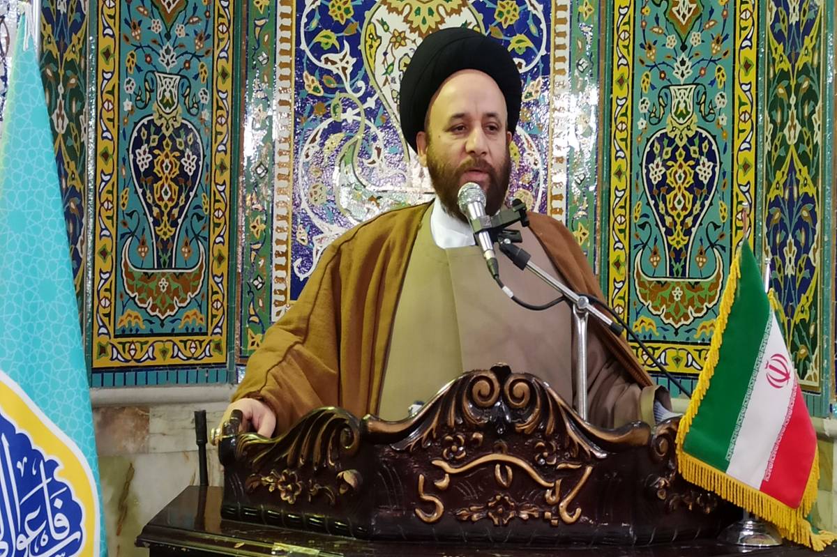 حوزه علمیه مبلغان دینی را تربیت و از عقاید اسلامی دفاع میکند