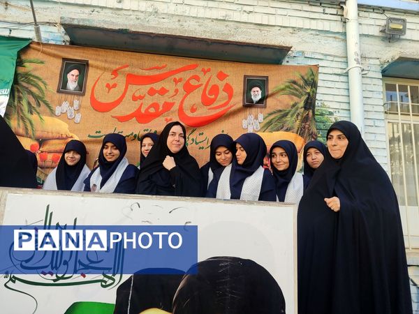 مراسم اعطای حکم و نشان فرماندهی بسیج دانش آموزی دبیرستان شاهد تکتم ناحیه۳