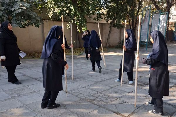 کافه‌ای برای فکر کردن و کتابخانه ای برای زندگی