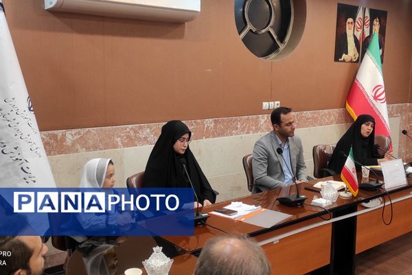 هم‌افزایی نیروهای پرورشی قطب پرند در نشست تخصصی رباط‌کریم