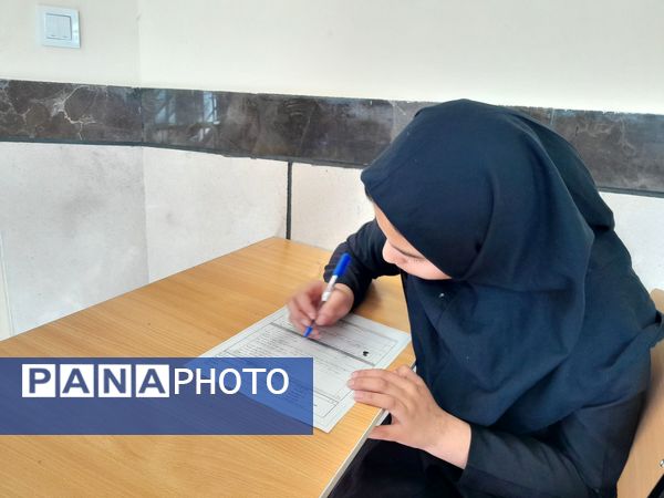 امتحانات نوبت اول در دبیرستان مادرمهربان خلیل آباد