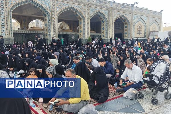 برگزاری مراسم پر فیض دعای عرفه در حرم مطهر رضوی