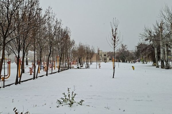 تردد در تمامی محورهای کوهستانی رضوانشهر فقط با زنجیر چرخ امکان‌پذیر است