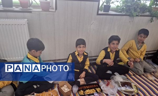 بازارچه کسب و کار دانش‌آموزی دبستان علی اکبر دهخدا  