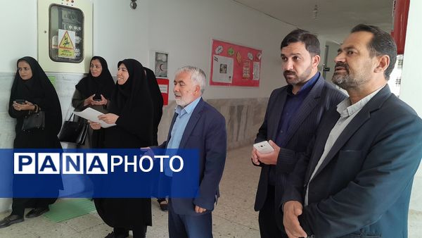 تجلیل از برگزیدگان لیگ علمی پایا در شهرستان خلیل‌آباد