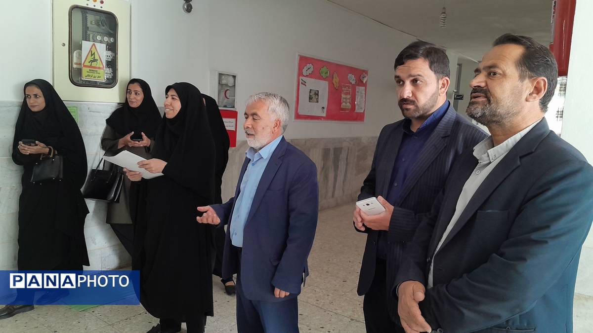 تجلیل از برگزیدگان لیگ علمی پایا در شهرستان خلیلآباد