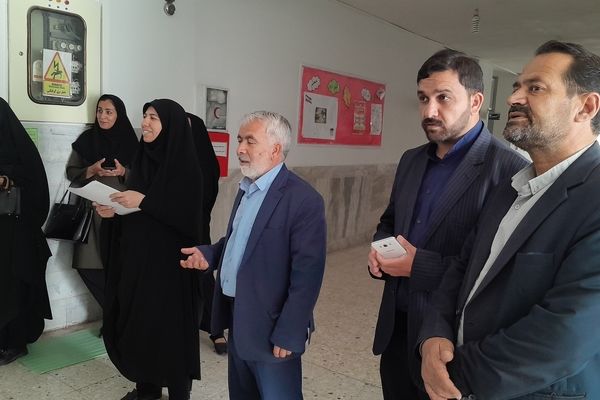 تجلیل از برگزیدگان لیگ علمی پایا در شهرستان خلیل‌آباد
