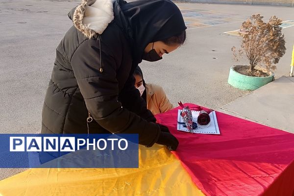 بزرگداشت روز خیاطی در هنرستان تلاش گندمان 