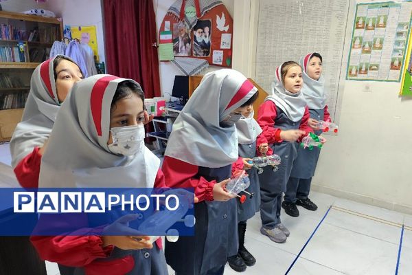 رقابت هیجان انگیز ماشین های بادکنکی در دبستان سارا شهرستان ملارد