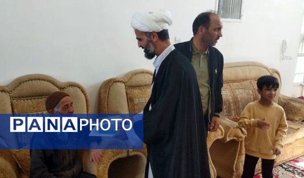دیدار با خانواده شهدای دانش‌آموز در روستای بزنجرد شهرستان خلیل آباد
