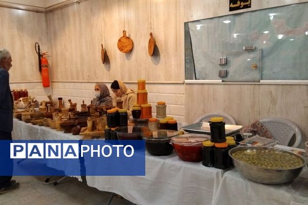 نمایشگاه صنایع‌دستی و سوغات شب یلدا در شهرستان محلات 