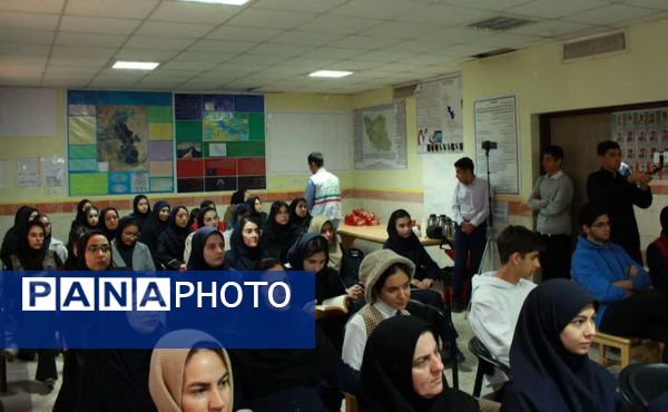 جشنواره «برگی از دانش» در دبیرستان نمونه دولتی کاشانی‌پور فردیس