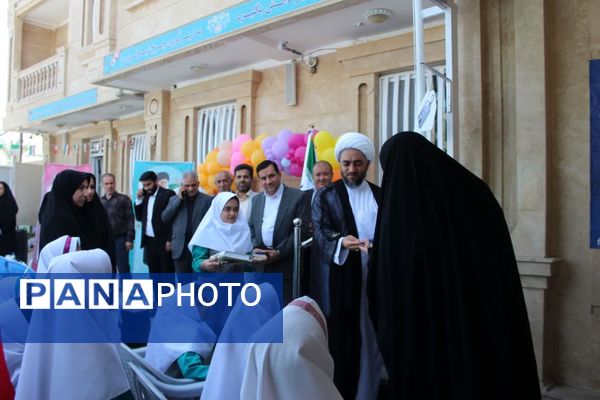 نواخته شدن زنگ مهر در شهرستان بم 