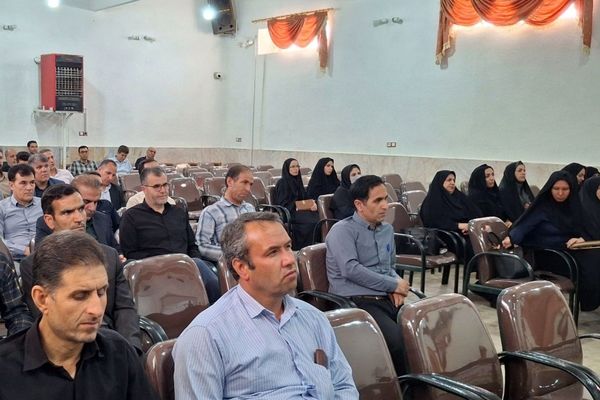 مدیران مدارس ابتدایی خدابنده برای اجرای پروژه مهر آماده می‌شوند
