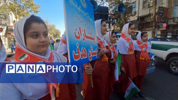 پیشتازان، طلایه‌داران شور ۱۳ آبان قائمشهر