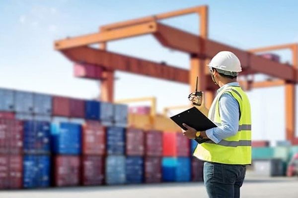 اقدامات وزارت اقتصاد در ترخیص کالا و اصلاح مجوزها نقطه عطفی برای رونق کسب‌وکار است