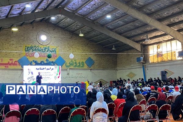 پایان پرشور هفته تربیت بدنی در پیشوا با تجلیل از قهرمانان و هنرمندان ورزشی