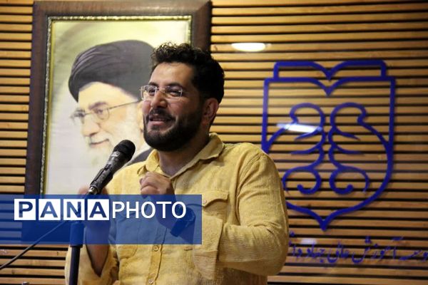 نشست ادبی «عصر دلنشین» در کرمانشاه
