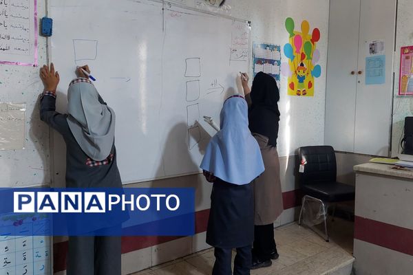 بازدید گروه های آموزشی از کلاس های دبستان خورسندیان دو