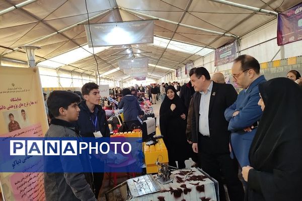 حضور دانش‌آموزان رودهن در «سومین دوره کشوری دستاوردهای پژوهشی و فناورانه دانش‌آموزی دانوا» در پردیس 